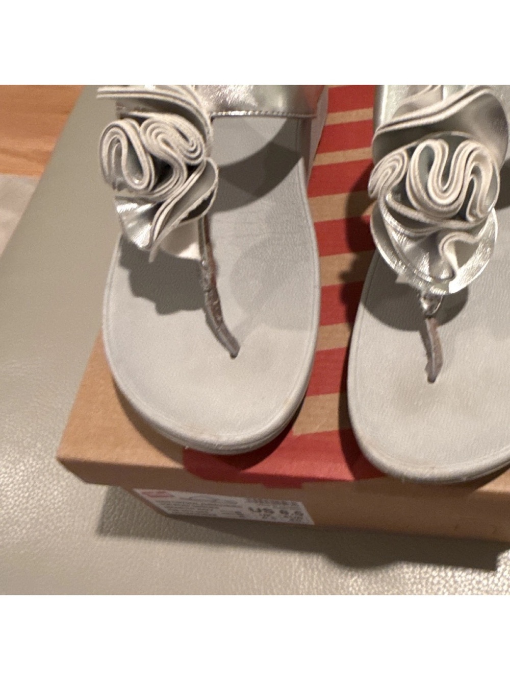 FitFlop Silver Rose-Accent Thong Sandals